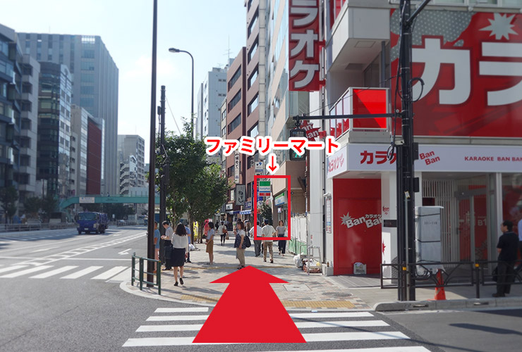 明治通り 途中に横断歩道あり